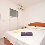 Apartment Mara Vodice