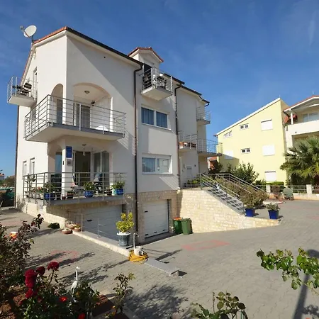 Mara Apartment Vodice